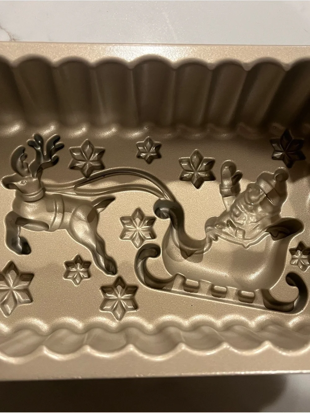 Nordic Ware baking Metallic Gold Reindeer & Sleigh Cake Pan